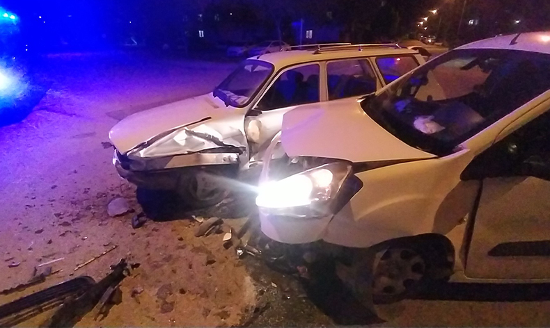 Hafif ticari araç ve otomobil çarpışt