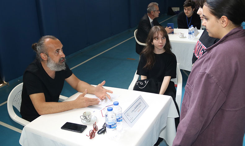 “Geleceğe giden yol hayalden geçiyor”