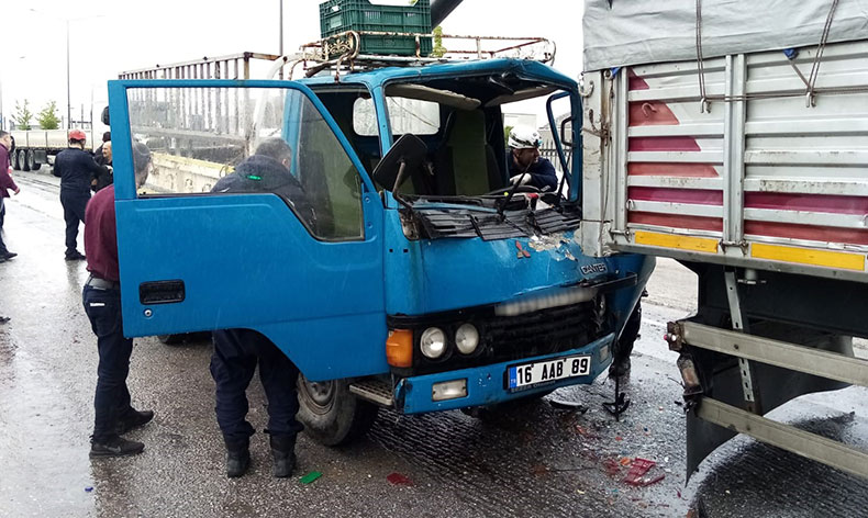 Bursa’da zincirleme kazada 2 kişi yaralandı