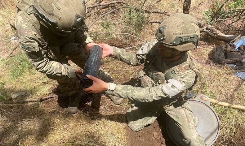 Teröristlere ait mühimmatlar ele geçirildi