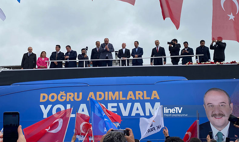 Bakan Varank vatandaşlarla buluştu