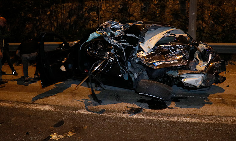 Zincirleme trafik kazası, can kaybı ve yaralılar var
