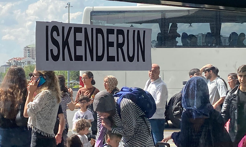 Depremzedeler memleketlerine gidiyor