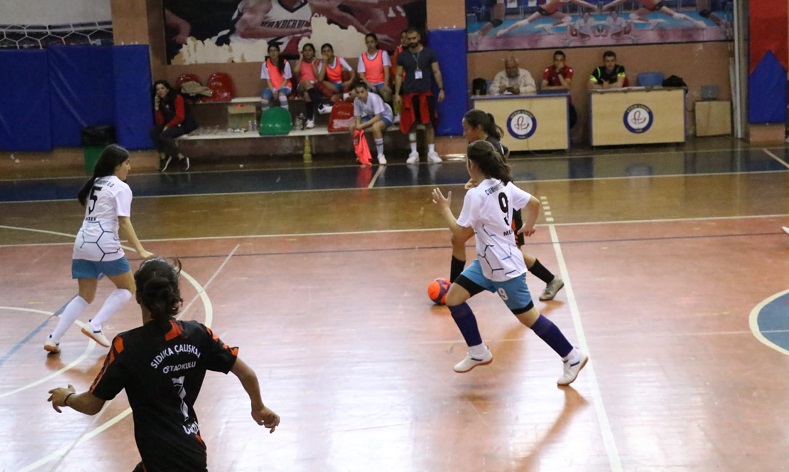 Aydın’da futsal heyecanı başladı