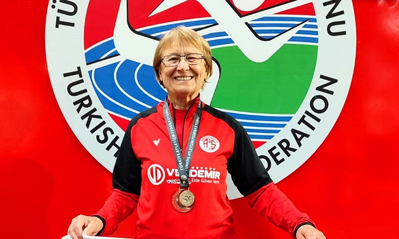 Antalyaspor’dan atletizmde yeni Türkiye rekoru