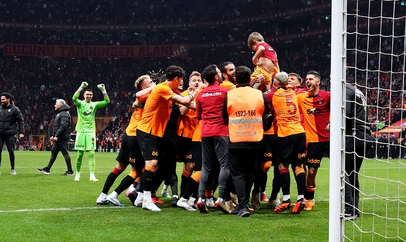 Galatasaray, Fenerbahçe ve Beşiktaş ile puan farkını 5’e çıkardı