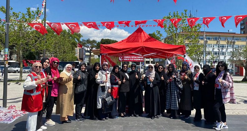 Yeniden Refah Partisi Gemlik’te vatandaşlarla buluştu