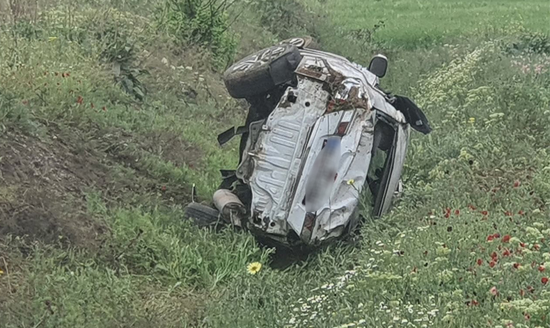 Otomobil su kanalına düştü: 1 ölü, 4 yaralı