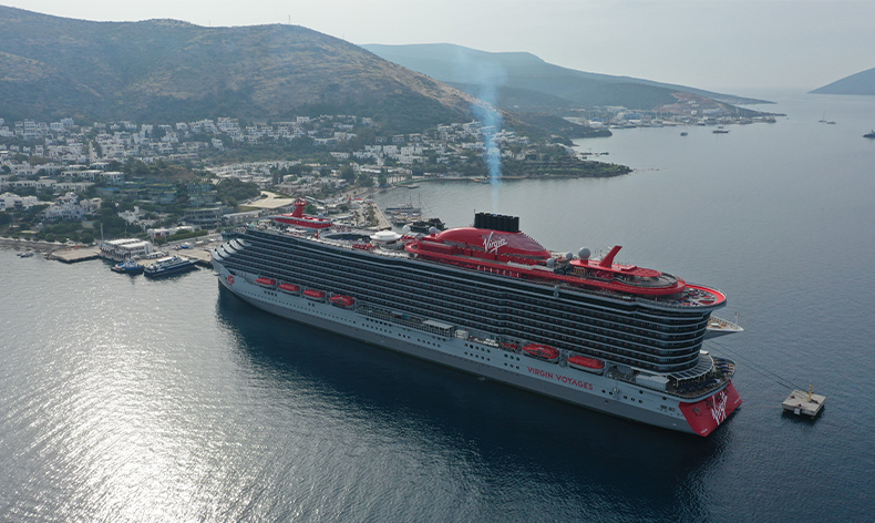 Richard Branson’ın yolcu gemisi Bodrum’da