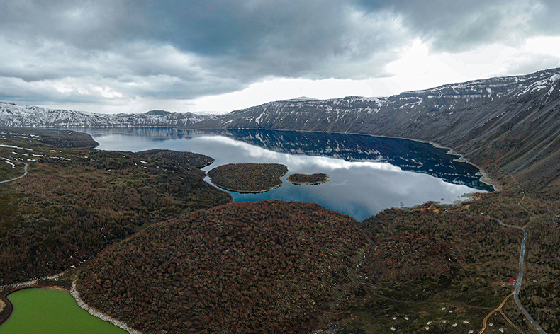 Nemrut Kalderası ilkbaharla görsel şölen sunuyor
