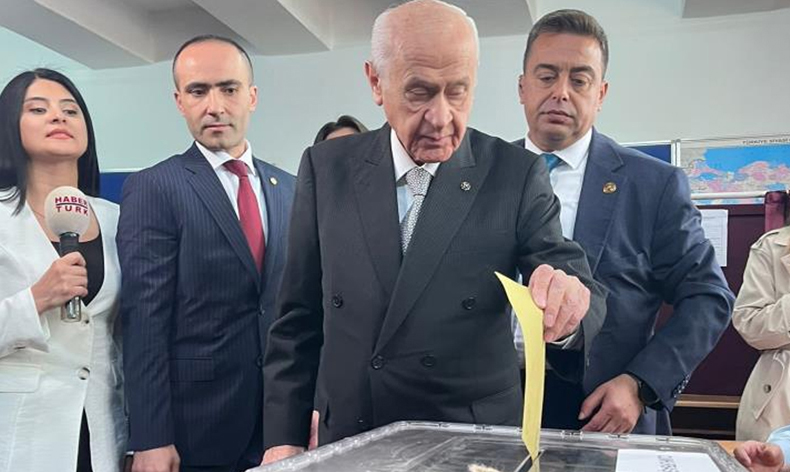 MHP Genel Başkanı Bahçeli oyunu kullandı