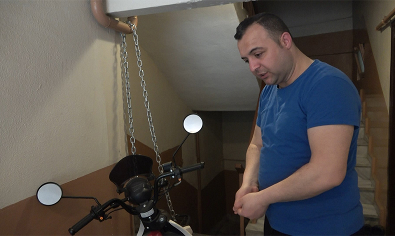 Çalınan motosikleti için hırsızların peşine düştü