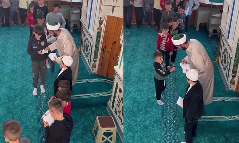 Bayram namazına gelen çocuklara sürpriz