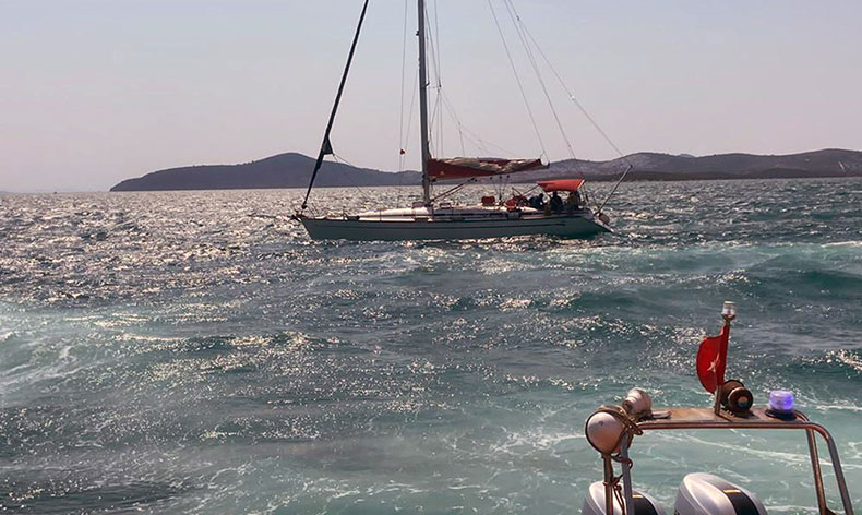 Göçmenler turist gibi kaçmaya çalıştı