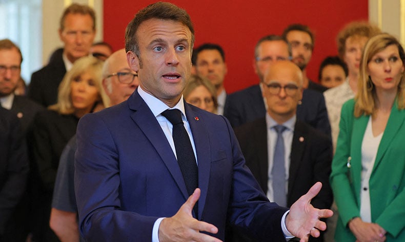 Macron’dan saldırıya uğrayan çocuklara ziyaret