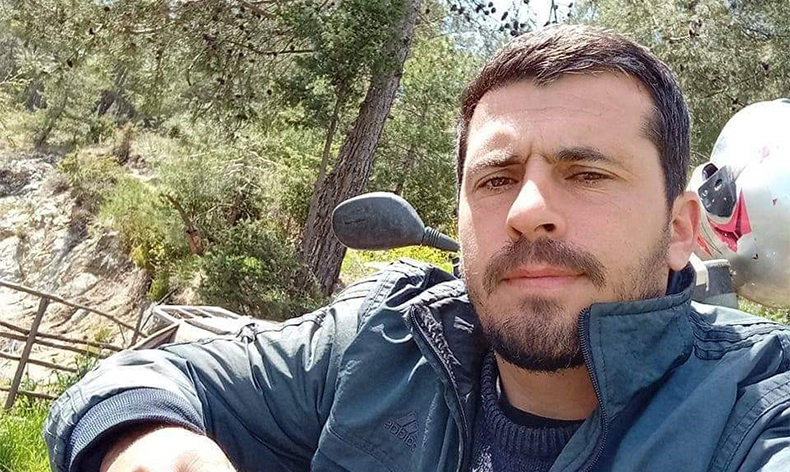 Motosikleti ile araca çarptı, canından oldu