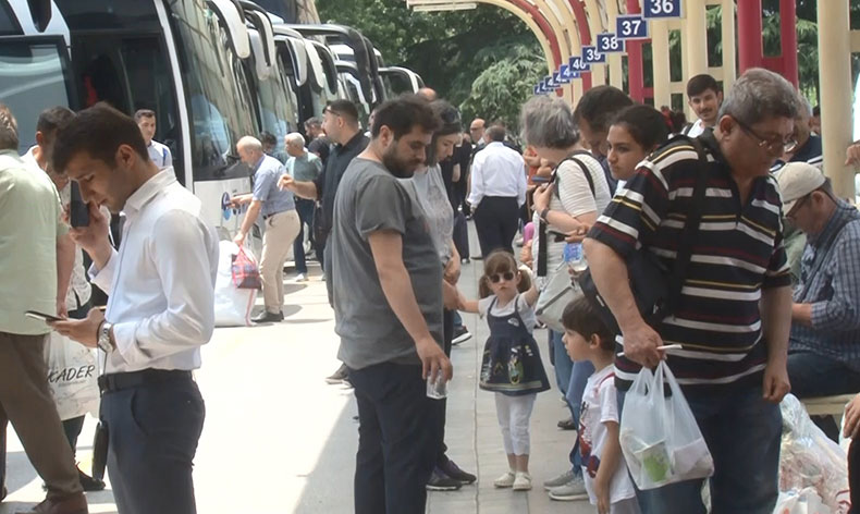 Bursa Otobüs Terminalinde bayram yoğunluğu