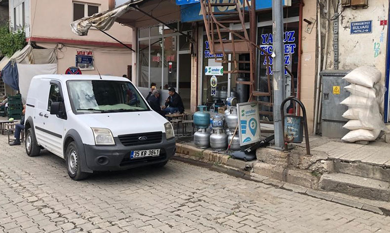 Fren yerine gaza basınca kaza kaçınılmaz oldu