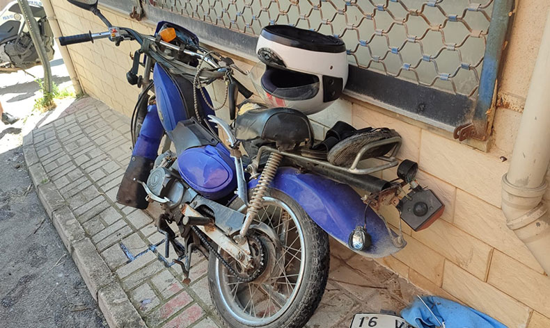 Otomobilin çarptığı motosikletin sürücüsü yaralandı