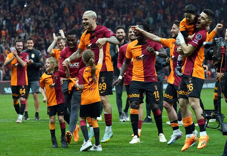 Galatasaray’da hedef şampiyonluğu derbi galibiyetiyle kutlamak