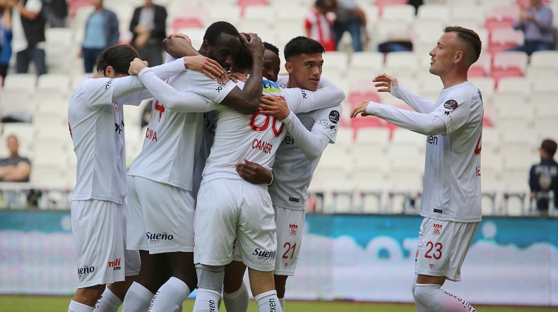 Sivasspor’da Caner Osmanpaşa ligdeki 2. golünü attı