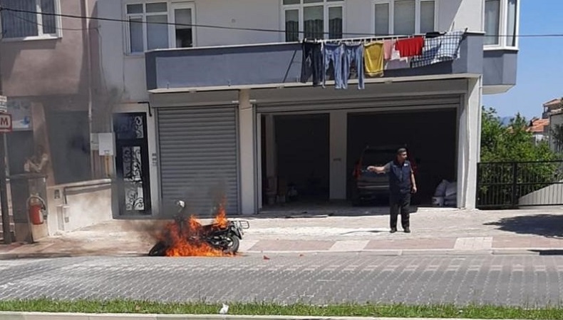 Motosikleti geri iade edemeyince benzinle yaktı