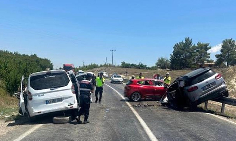 Mersin’de zincirleme trafik kazası