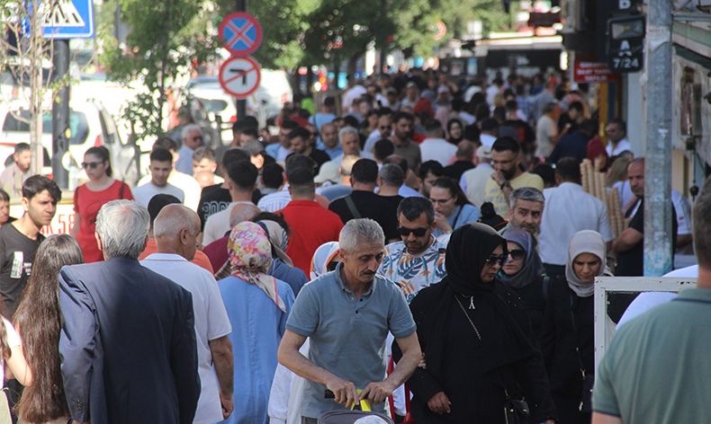 İstanbul boşaldı, Sivas doldu taştı