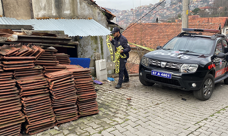 Çocuk başkasından deyip, eşini silahla yaraladı