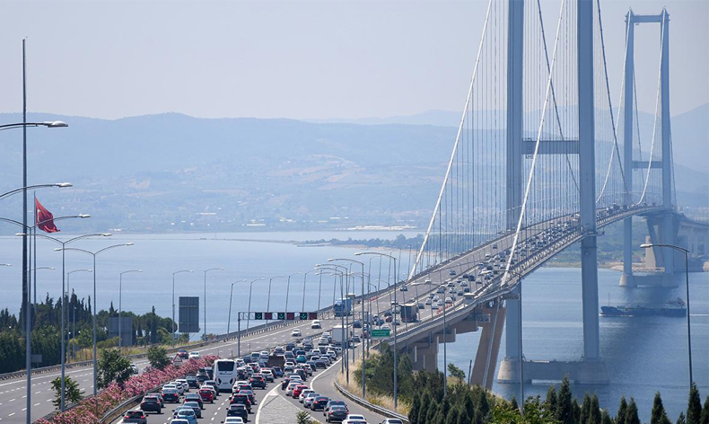 Bayram tatili başladı, ulaşımda rekorlar kırıldı