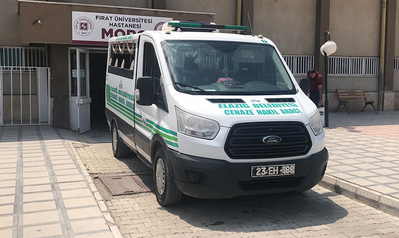 3’üncü kattan düşen çocuk hayatını kaybetti
