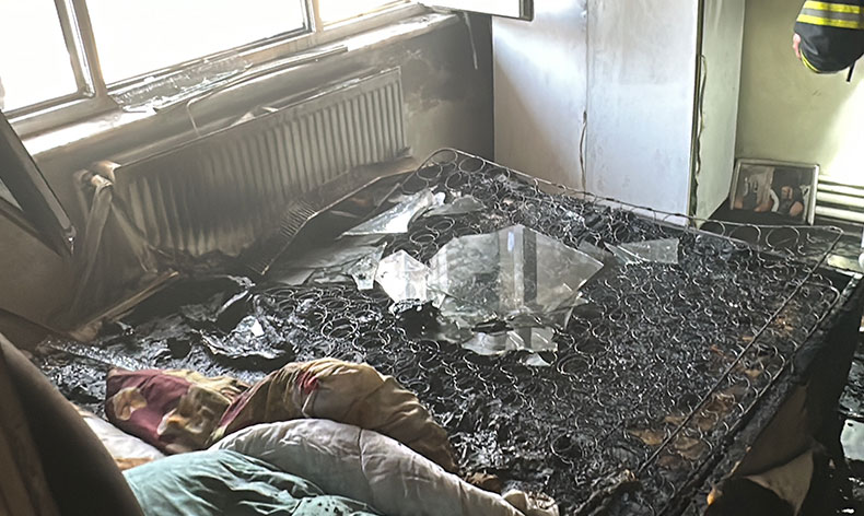 Kiracı evi yakıp kaçtı