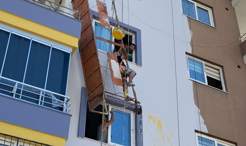 İskelenin halatı koptu, canından oluyordu