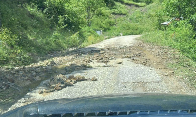 Sağanak yağış hasara yol açtı