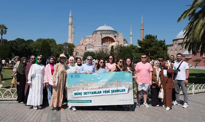 Genç seyyahlar yeni şehirler