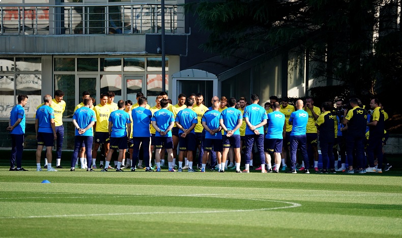 Fenerbahçe, yeni sezon hazırlıklarına başladı