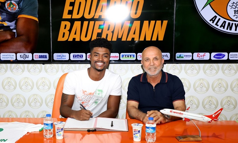 Alanyaspor’a Brezilyalı defans