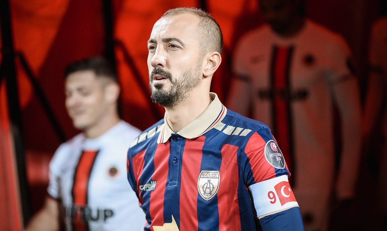 Ahmet İlhan Özek, Altınordu’ya veda etti