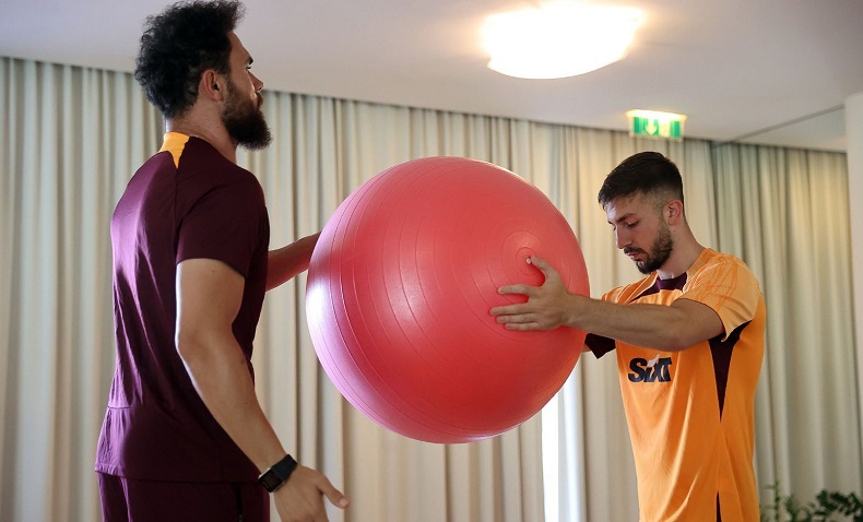 Galatasaray’ın yeni transferi Halil Dervişoğlu kampa katıldı