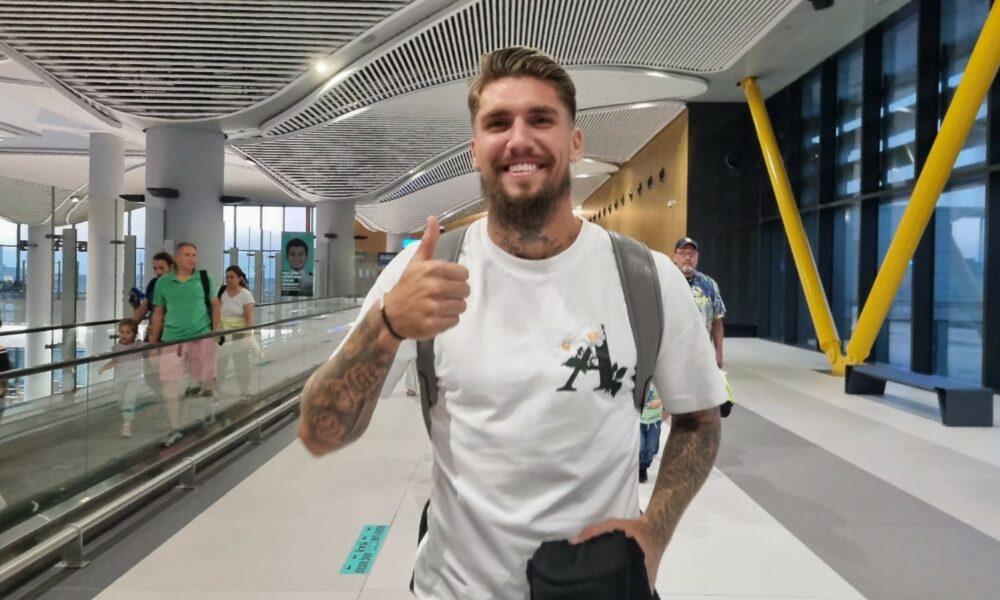 Beşiktaş’ın yeni transferi Lyanco, İstanbul’a geldi
