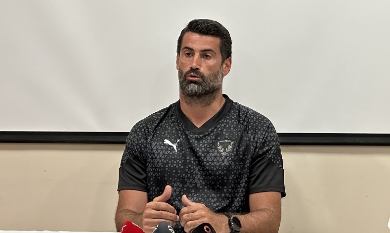 Atakaş Hatayspor Teknik Direktörü Volkan Demirel: “En önemli hedefim depremzedelere umut olmak”