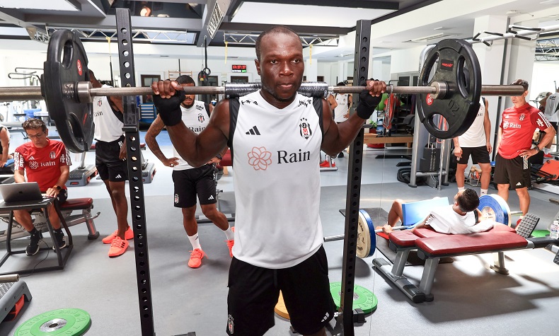 Beşiktaş, salonda çalıştı