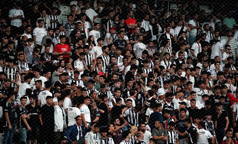 Beşiktaş Stadyumu’nda ‘yönetim istifa’ sesleri