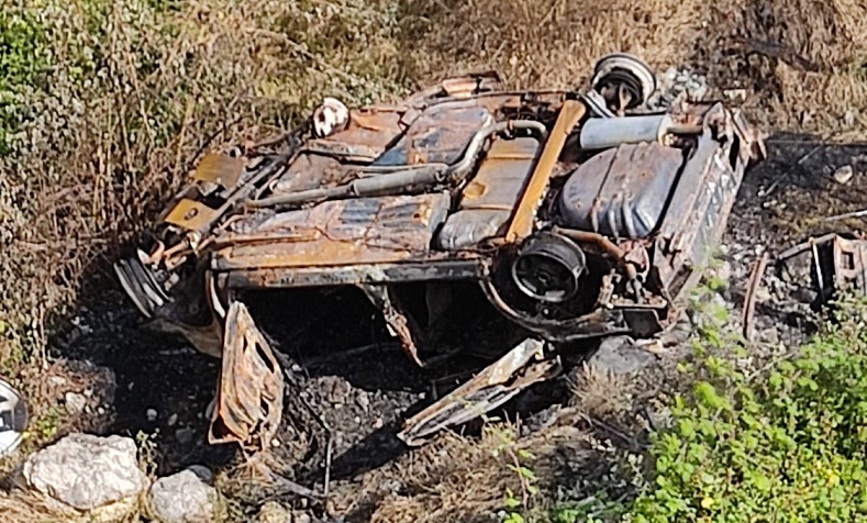 Şarampole devrilen otomobil alev aldı, sürücüsü hayatını kaybetti