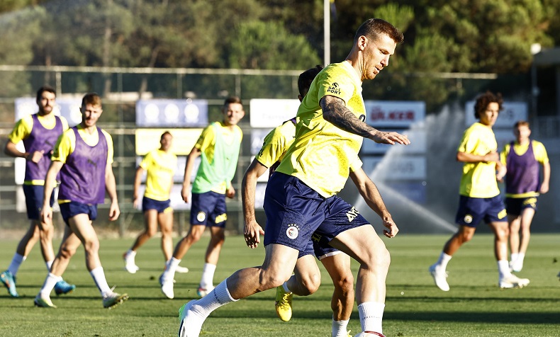 Fenerbahçe, Zimbru maçı hazırlıklarını sürdürdü