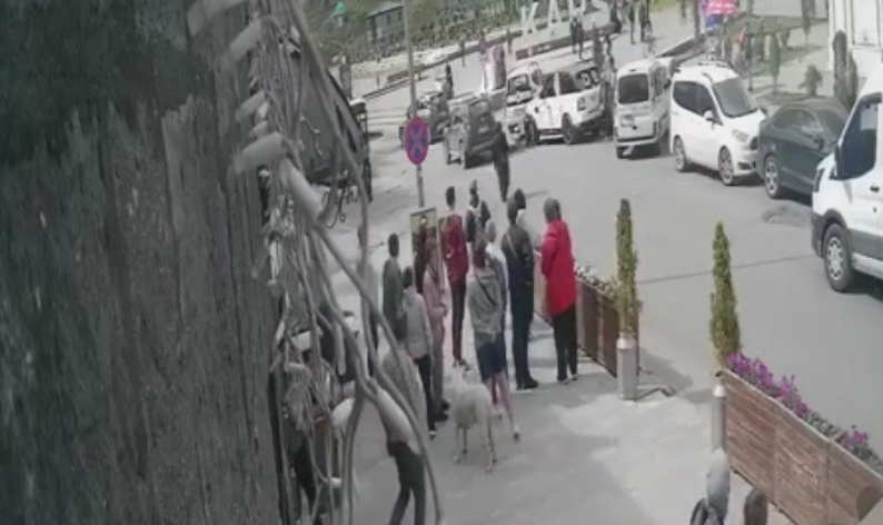 Bisikletiyle araca çarpan çocuk yaralandı