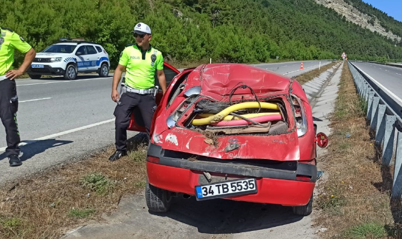 Otomobil bariyere çarptı