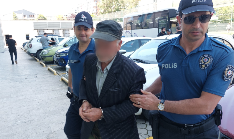 81 yaşındaki şahıs, 2 komşusunu bıçakla yaraladı