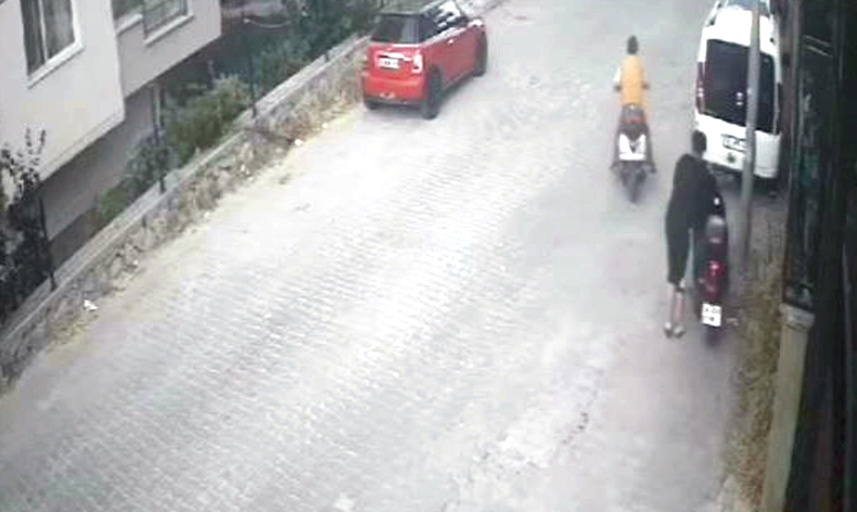 Bursa’da motosiklet hırsızları kamerada