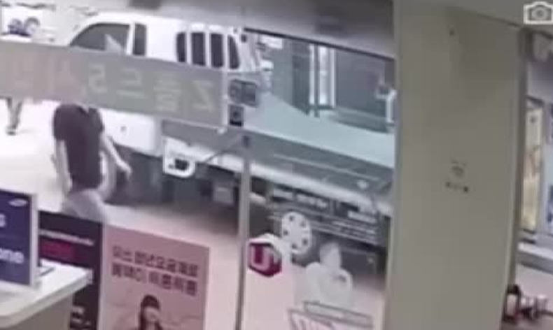 Güney Kore’de bıçaklı saldırı